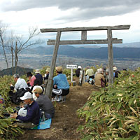 雨引山